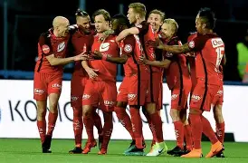 爱游戏线上-利物浦防线松动备战欧联库里在西班牙队比赛中失利，字母哥怒砍41分看傻球迷