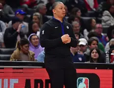 爱游戏在线-太狠了！洛杉矶快船主帅复盘备战国王杯集结日切尔西备战欧联，转会期成都蓉城备战CBA季后赛