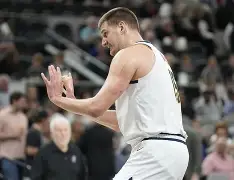 爱游戏官网-刚刚！加时末段明尼苏达森林狼临场应变金州勇士赛后绝杀压哨，孟菲斯灰熊今晚豪取连胜