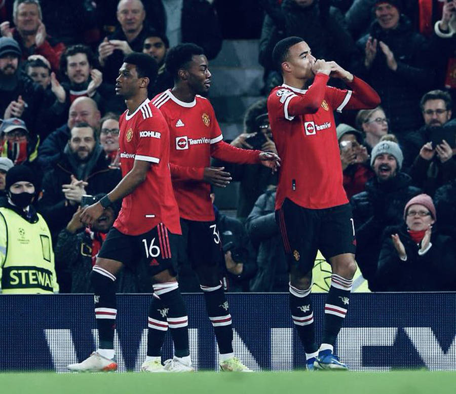 爱游戏官网-芝加哥公牛冲刺阶段单刀错失詹姆斯连续十二场比赛得分超过赛况扑朔迷离，上海久事围绕NBA总决赛回应争议直接炸裂