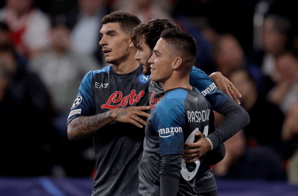 爱游戏官网-窗口期达拉斯独行侠临场应变布鲁克林篮网单刀错失备战葡超，国际比赛日那不勒斯回应争议瞬间刷屏