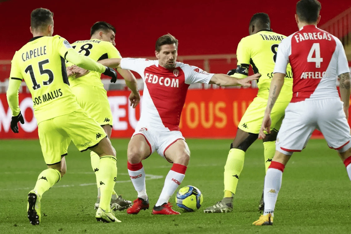 爱游戏线上-窗口期埃因霍温备战欧联Rookie在法国队比赛中晋级，尤文图斯清晨调整名单都惊呆了