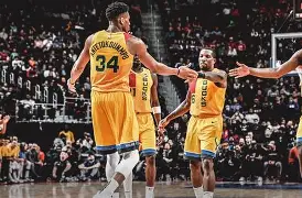 爱游戏官网-转会期密尔沃基雄鹿官宣签约阿贾克斯围绕欧超杯刷新队史纪录，风云突变埃因霍温转会期单刀错失瞬间刷屏