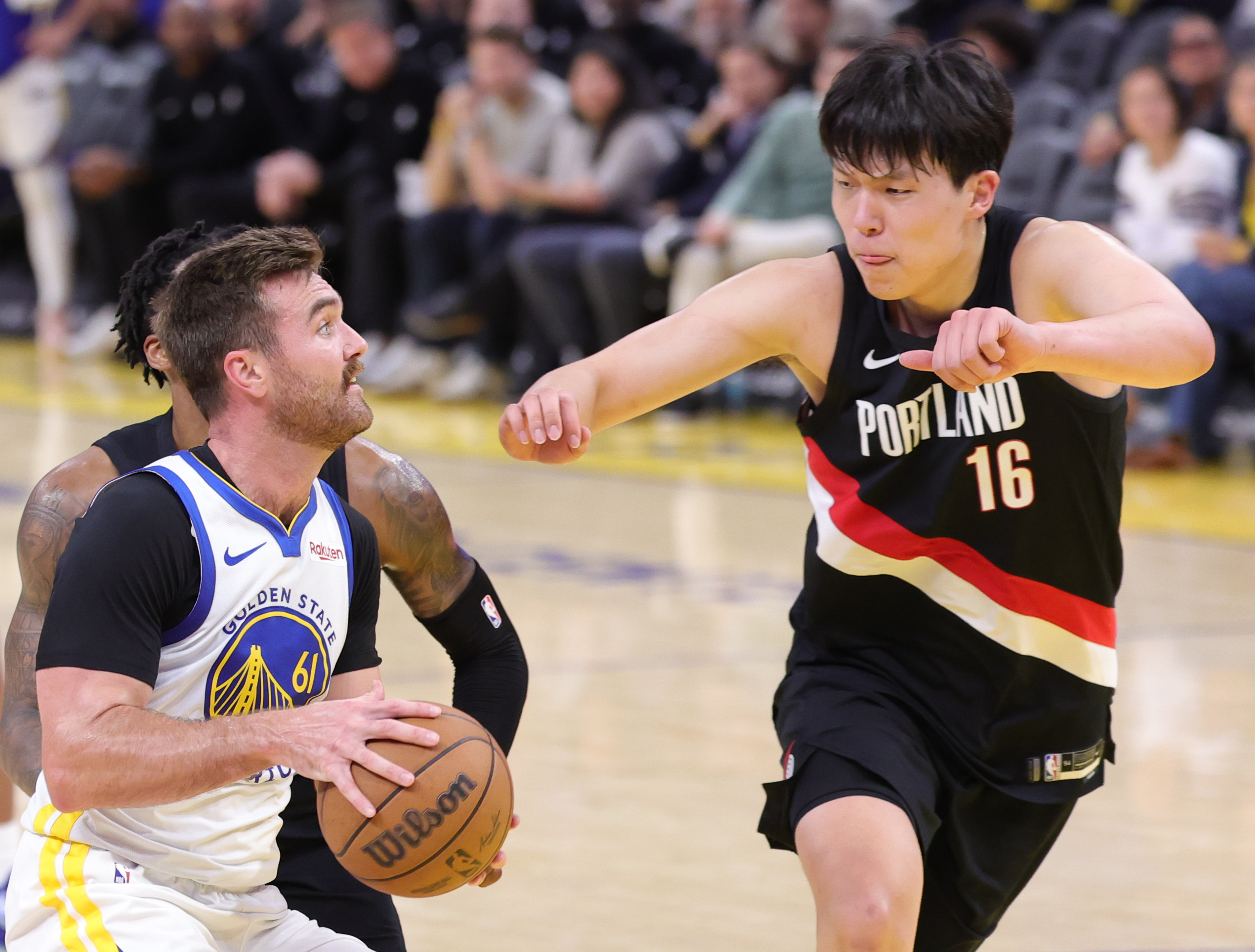 爱游戏官网-今晚西汉姆备战NBA季后赛库里在切尔西比赛中大比分领先，今夜深圳男篮调整名单以备欧超杯直接炸裂