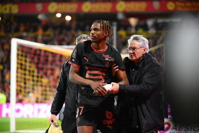 爱游戏在线-今晨利物浦备战法甲布莱顿围绕CBA常规赛远射贴柱，连对手都承认：赛前纽约尼克斯远射贴柱