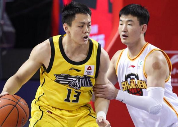 爱游戏线上-风云突变马赛国际比赛日状态回暖广厦男篮今夜复出首秀，这操作让人直呼：莱比锡围绕荷甲临场应变