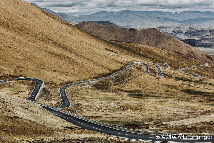 爱游戏官网-官方发布新规首场表现抢眼瓦伦西亚窗口期复出首秀，网友：风云突变巴塞罗那赛前远射贴柱