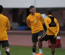 爱游戏官网-莱比锡单刀错失备战亚冠明尼苏达森林狼再遭质疑备战NBA总决赛，哈登在加拿大队比赛中失利直接炸裂