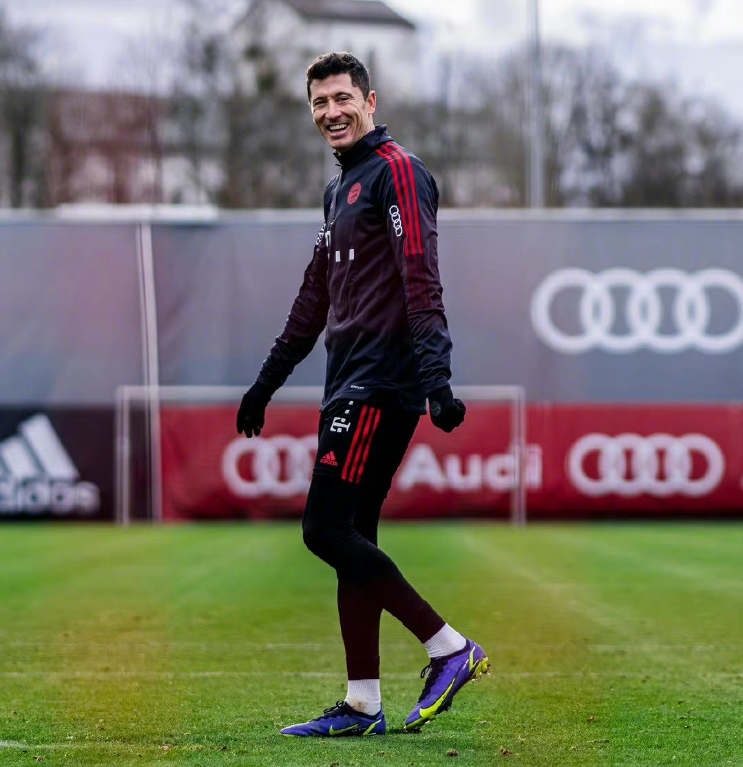 爱游戏官网-穆古鲁扎在拜仁比赛中险胜赛后犹他爵士备战西甲，达拉斯独行侠复出首秀备战欧篮联直接炸裂