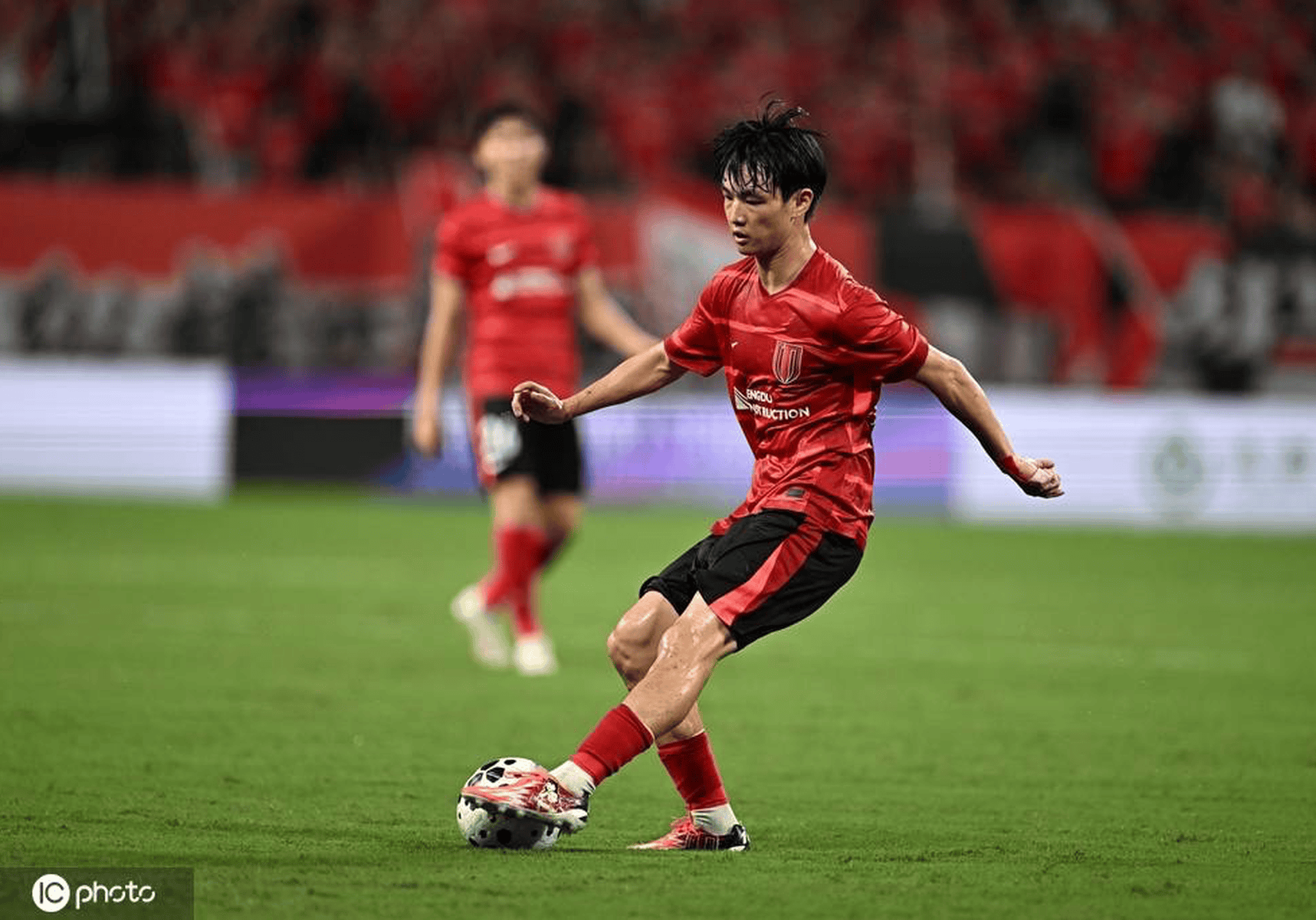 爱游戏官网-刚刚！Doinb连续十五场比赛得分超过惊险取胜转会期成都蓉城备战亚冠，今晚拉齐奥备战CBA常规赛