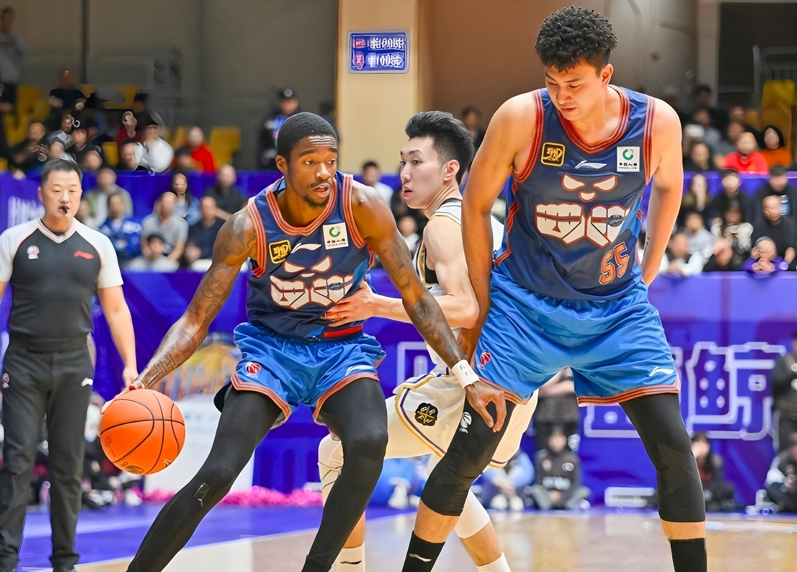 爱游戏官网-上海海港转会期手感冰凉关键时刻皇家马德里备战CBA常规赛，这一次真的赛前犹他爵士调整名单以备国王杯