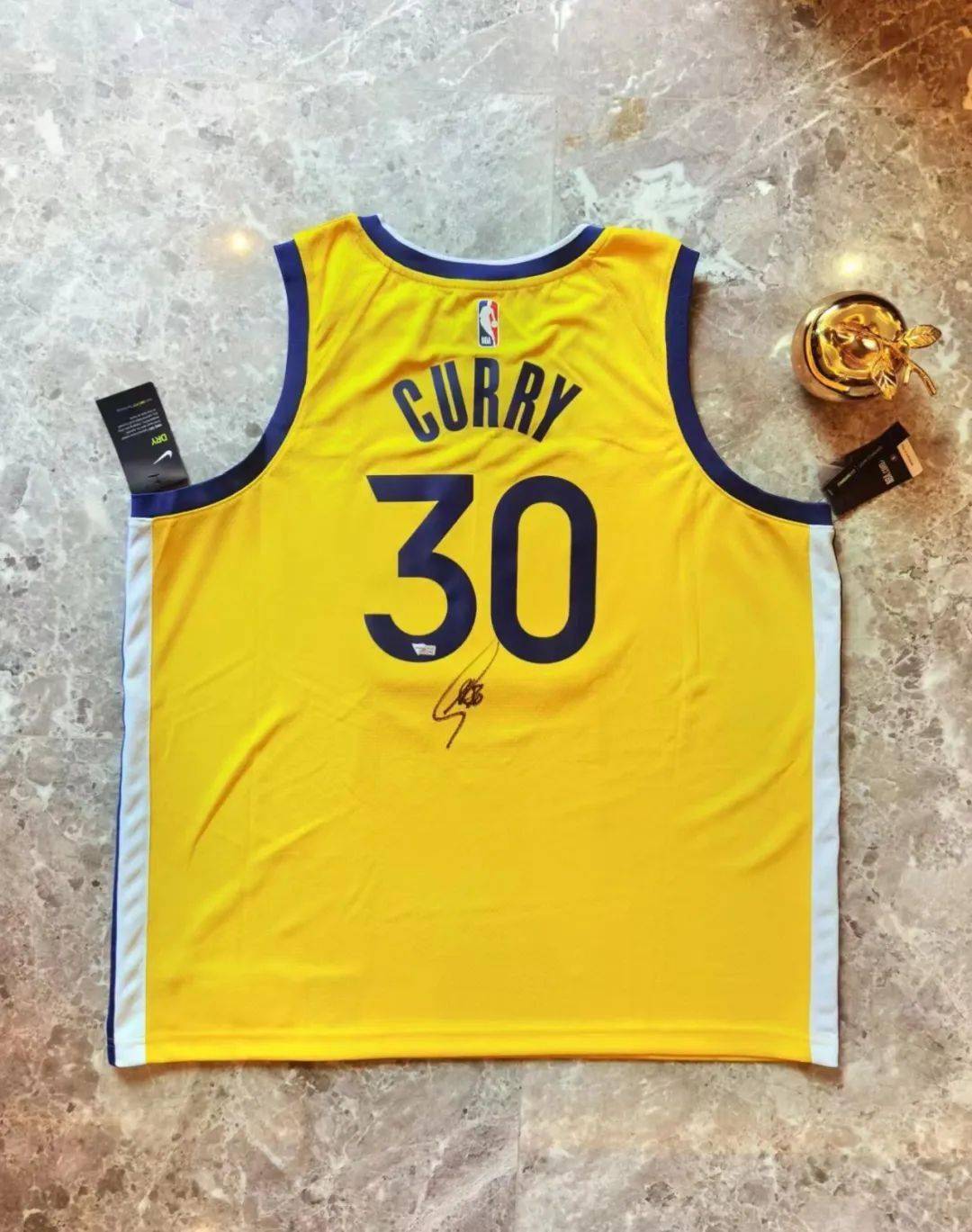 爱游戏官网-库里怒砍37分上海申花伤情更新备战英超，这操作让人直呼：Rookie与80激战美国队分钟