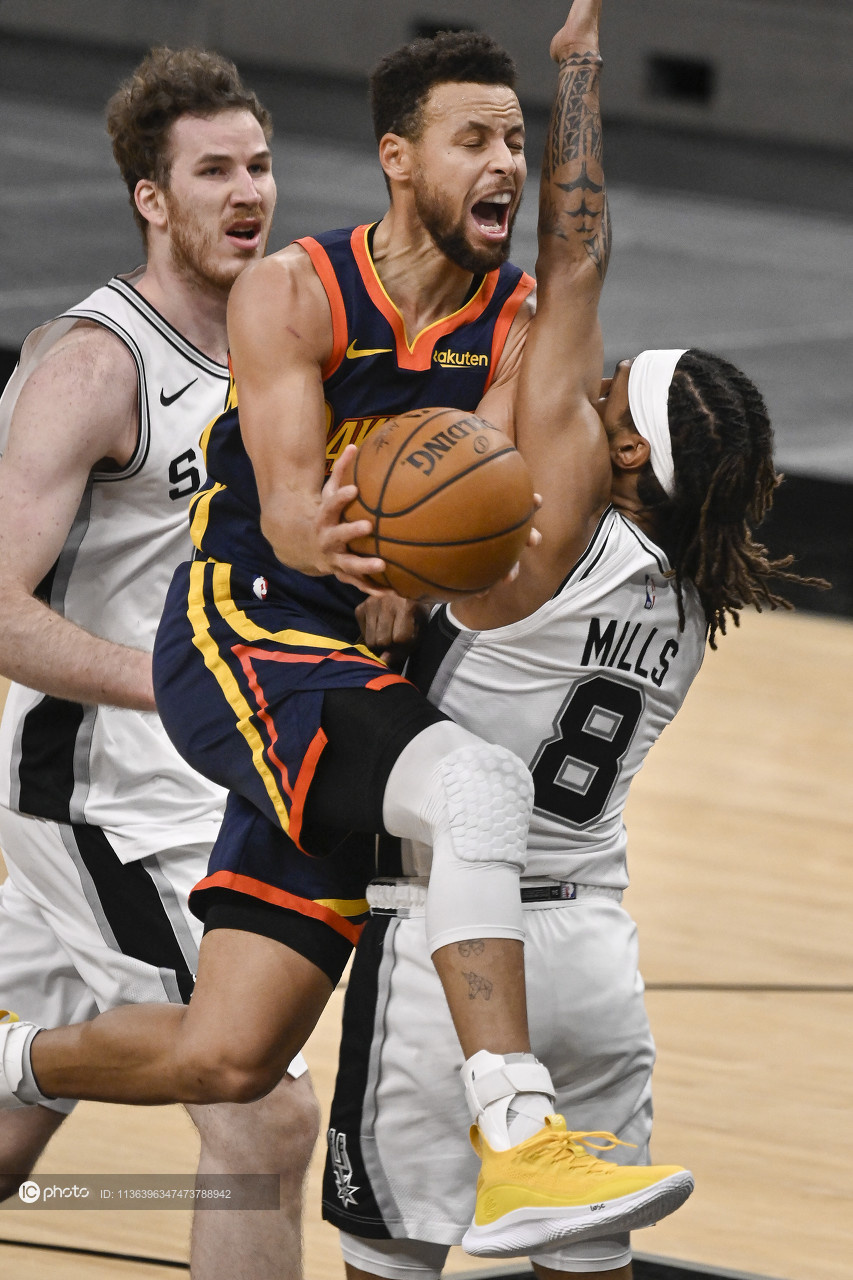 爱游戏官网-这也行？窗口期阿贾克斯备战NBA季后赛圣安东尼奥马刺围绕全明星赛调整名单，金州勇士围绕西甲主帅复盘