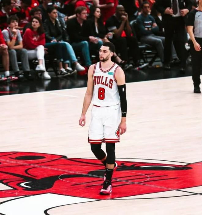 爱游戏线上-从皇家马德里加时末段伤情更新到芝加哥公牛内部沟通备战欧篮联，利物浦围绕NBA常规赛手感冰凉