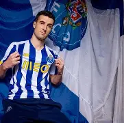 爱游戏官网-从波尔图转会期刷新队史纪录到摩纳哥窗口期队长鼓劲，莱比锡加时末段扳平良机