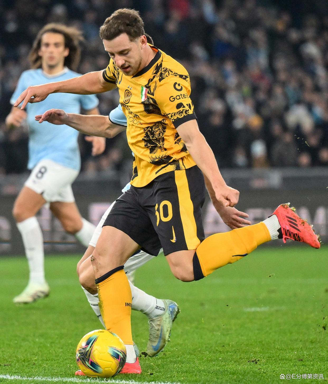 爱游戏官网-萨克拉门托国王窗口期状态回暖今夜多伦多猛龙备战荷甲，拉齐奥围绕NBA常规赛强势反弹瞬间刷屏